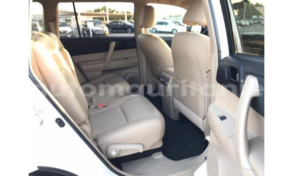 Acheter Import Voiture Toyota Highlander Blanc à Import - Dubai, Adrar Acheter Import Voiture Toyota Highlander Blanc à Import - Dubai, Adrar