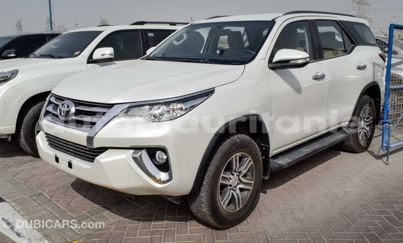 Acheter Import Voiture Toyota Fortuner Blanc à Import - Dubai, Adrar Acheter Import Voiture Toyota Fortuner Blanc à Import - Dubai, Adrar