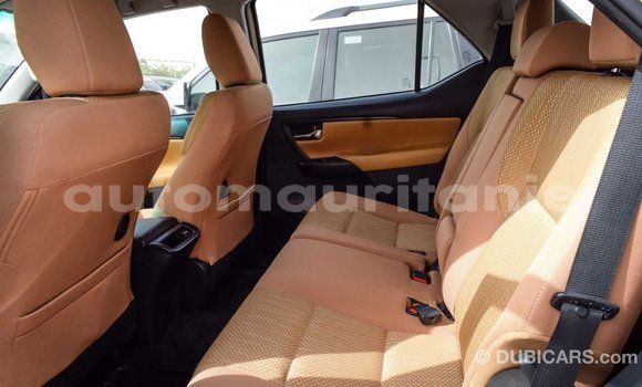 Acheter Import Voiture Toyota Fortuner Blanc à Import - Dubai, Adrar Acheter Import Voiture Toyota Fortuner Blanc à Import - Dubai, Adrar