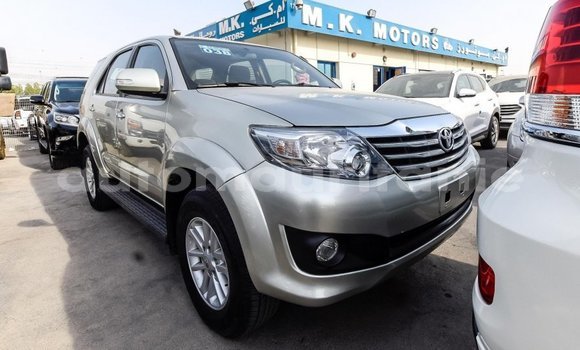 Acheter Import Voiture Toyota Fortuner Autre à Import - Dubai, Adrar Acheter Import Voiture Toyota Fortuner Autre à Import - Dubai, Adrar