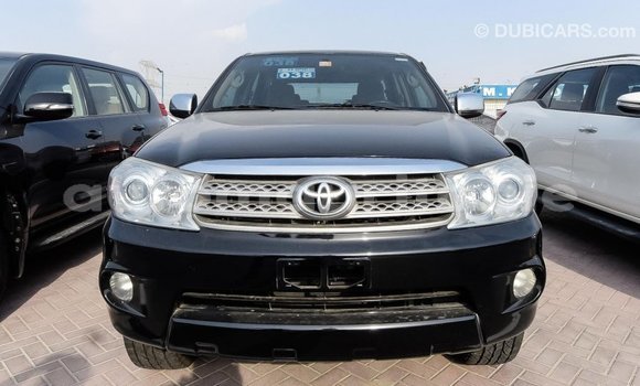 Acheter Import Voiture Toyota Fortuner Noir à Import - Dubai, Adrar Acheter Import Voiture Toyota Fortuner Noir à Import - Dubai, Adrar