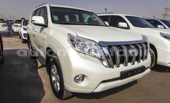 Acheter Import Voiture Toyota Prado Blanc à Import - Dubai, Adrar Acheter Import Voiture Toyota Prado Blanc à Import - Dubai, Adrar