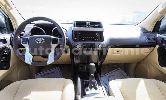 Acheter Import Voiture Toyota Prado Blanc à Import - Dubai, Adrar Acheter Import Voiture Toyota Prado Blanc à Import - Dubai, Adrar