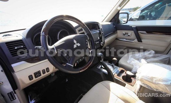 Acheter Import Voiture Mitsubishi Pajero Blanc à Import - Dubai, Adrar Acheter Import Voiture Mitsubishi Pajero Blanc à Import - Dubai, Adrar