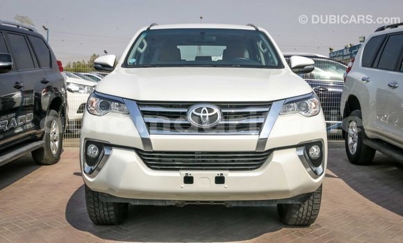 Acheter Import Voiture Toyota Fortuner Blanc à Import - Dubai, Adrar Acheter Import Voiture Toyota Fortuner Blanc à Import - Dubai, Adrar