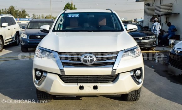 Acheter Import Voiture Toyota Fortuner Blanc à Import - Dubai, Adrar Acheter Import Voiture Toyota Fortuner Blanc à Import - Dubai, Adrar