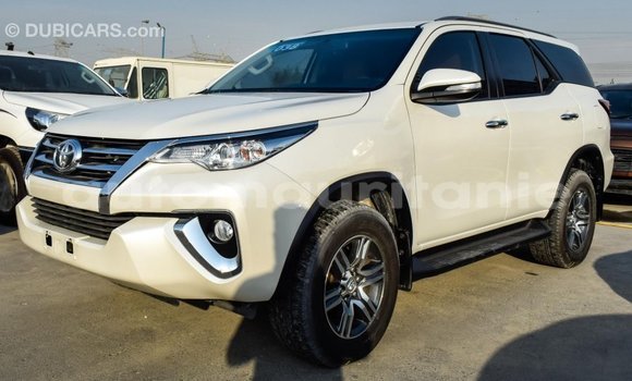 Acheter Import Voiture Toyota Fortuner Blanc à Import - Dubai, Adrar Acheter Import Voiture Toyota Fortuner Blanc à Import - Dubai, Adrar