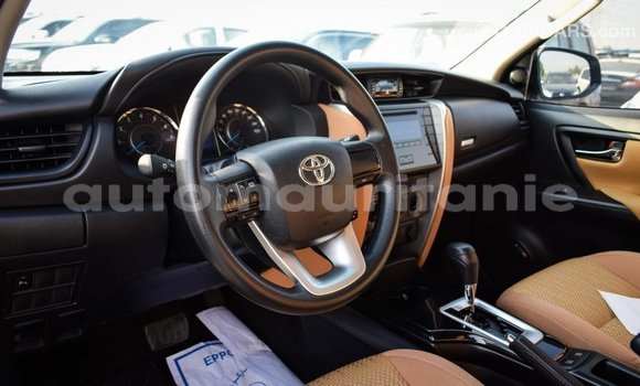 Acheter Import Voiture Toyota Fortuner Blanc à Import - Dubai, Adrar Acheter Import Voiture Toyota Fortuner Blanc à Import - Dubai, Adrar