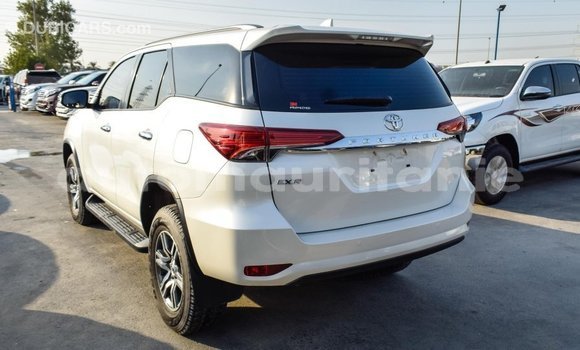 Acheter Import Voiture Toyota Fortuner Blanc à Import - Dubai, Adrar Acheter Import Voiture Toyota Fortuner Blanc à Import - Dubai, Adrar