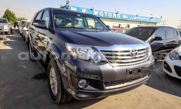 Acheter Import Voiture Toyota Fortuner Autre à Import - Dubai, Adrar Acheter Import Voiture Toyota Fortuner Autre à Import - Dubai, Adrar