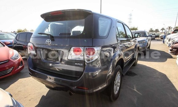 Acheter Import Voiture Toyota Fortuner Autre à Import - Dubai, Adrar Acheter Import Voiture Toyota Fortuner Autre à Import - Dubai, Adrar