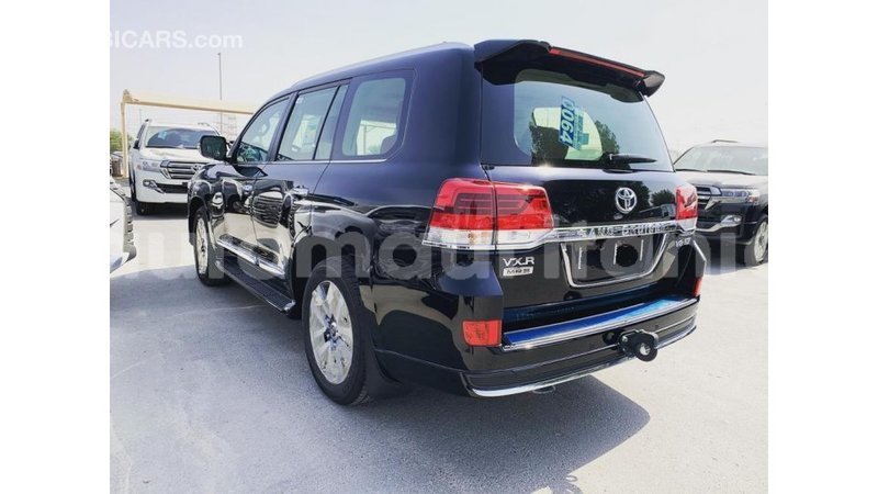 Big with watermark toyota land cruiser adrar import dubai 1781