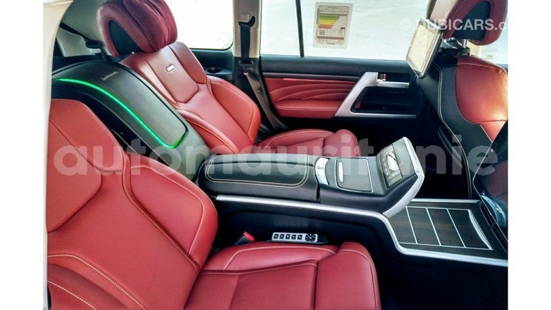 Big with watermark toyota land cruiser adrar import dubai 1781