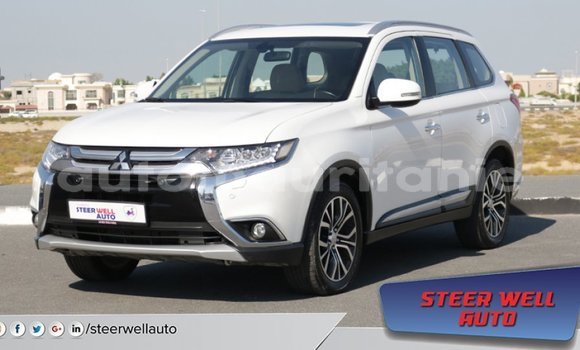Acheter Import Voiture Mitsubishi Outlander Blanc à Import - Dubai, Adrar Acheter Import Voiture Mitsubishi Outlander Blanc à Import - Dubai, Adrar