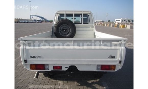 Buy Import Toyota Land Cruiser White Car in Import - Dubai in Adrar Buy Import Toyota Land Cruiser White Car in Import - Dubai in Adrar