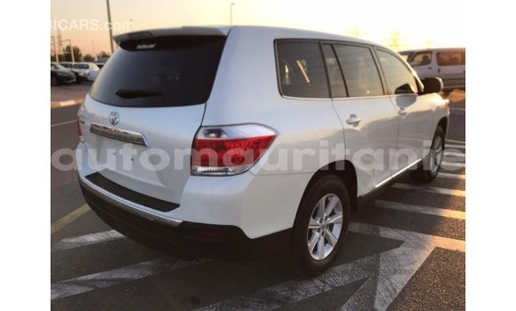 Acheter Import Voiture Toyota Highlander Blanc à Import - Dubai, Adrar Acheter Import Voiture Toyota Highlander Blanc à Import - Dubai, Adrar