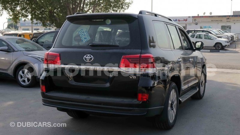 Big with watermark toyota land cruiser adrar import dubai 1808