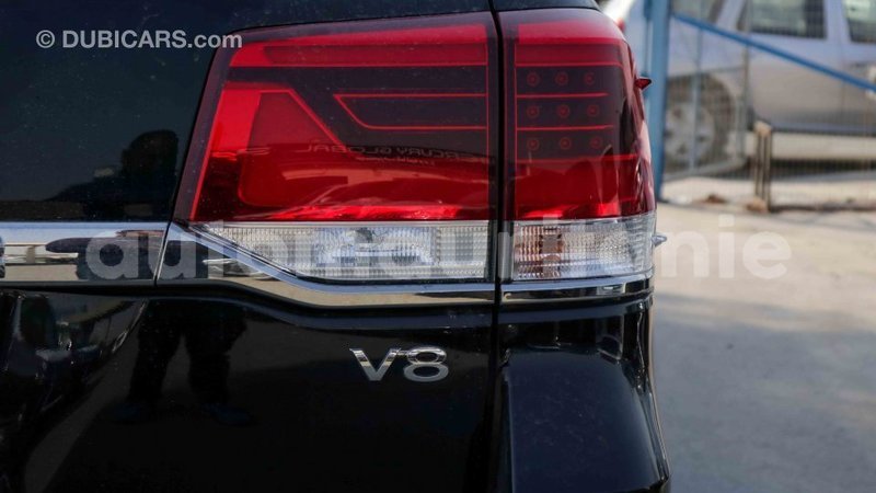 Big with watermark toyota land cruiser adrar import dubai 1808