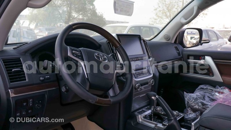 Big with watermark toyota land cruiser adrar import dubai 1808