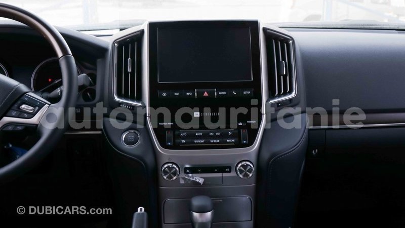 Big with watermark toyota land cruiser adrar import dubai 1808