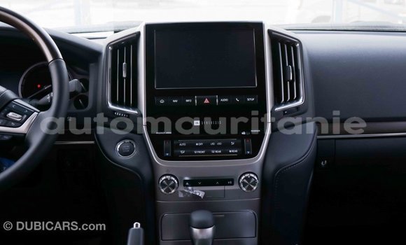 Acheter Import Voiture Toyota Land Cruiser Noir à Import - Dubai, Adrar Acheter Import Voiture Toyota Land Cruiser Noir à Import - Dubai, Adrar