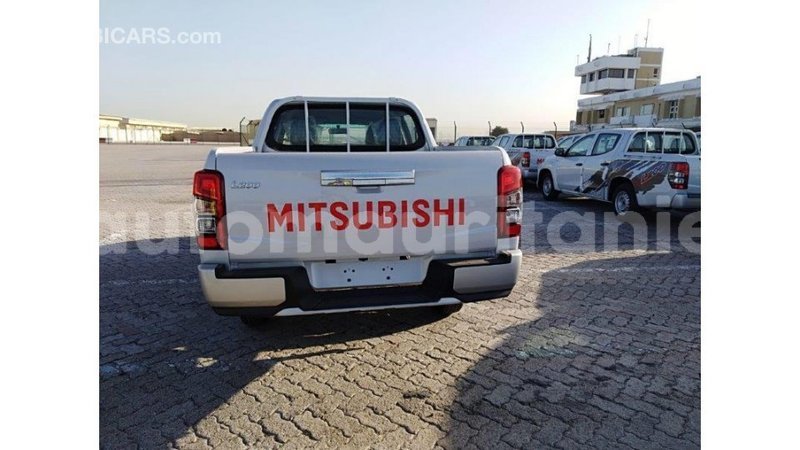 Big with watermark mitsubishi l200 adrar import dubai 1826