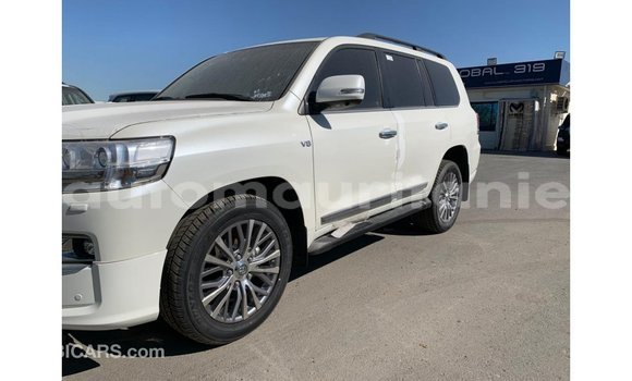 Buy Import Toyota Land Cruiser White Car in Import - Dubai in Adrar Buy Import Toyota Land Cruiser White Car in Import - Dubai in Adrar