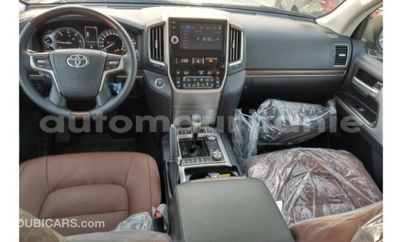 Buy Import Toyota Land Cruiser White Car in Import - Dubai in Adrar Buy Import Toyota Land Cruiser White Car in Import - Dubai in Adrar