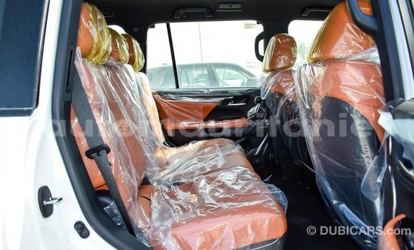 Acheter Import Voiture Lexus LX Blanc à Import - Dubai, Adrar Acheter Import Voiture Lexus LX Blanc à Import - Dubai, Adrar