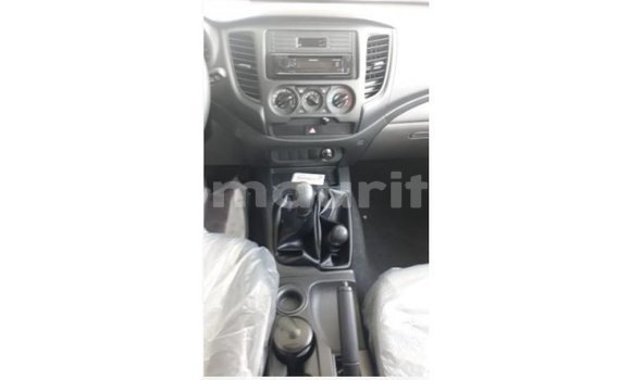 Acheter Import Voiture Mitsubishi L200 Blanc à Import - Dubai, Adrar