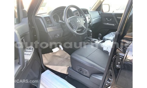 Acheter Import Voiture Mitsubishi Pajero Noir à Import - Dubai, Adrar Acheter Import Voiture Mitsubishi Pajero Noir à Import - Dubai, Adrar