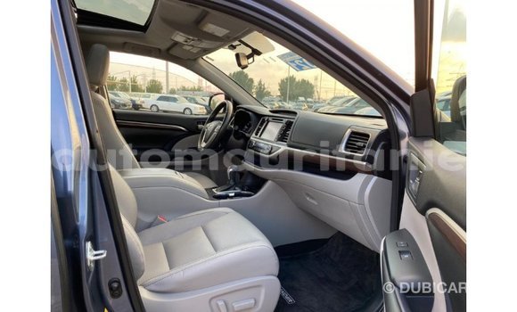 Acheter Import Voiture Toyota Highlander Bleu à Import - Dubai, Adrar Acheter Import Voiture Toyota Highlander Bleu à Import - Dubai, Adrar