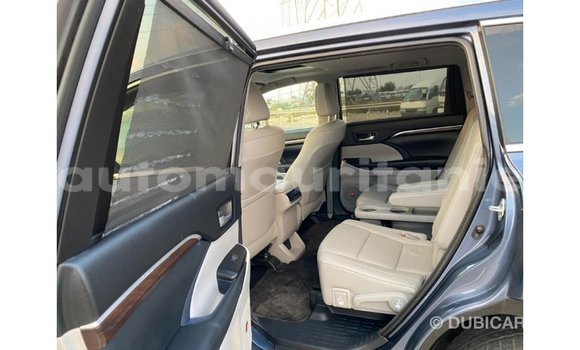 Acheter Import Voiture Toyota Highlander Bleu à Import - Dubai, Adrar Acheter Import Voiture Toyota Highlander Bleu à Import - Dubai, Adrar