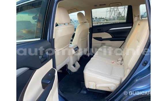 Acheter Import Voiture Toyota Highlander Bleu à Import - Dubai, Adrar Acheter Import Voiture Toyota Highlander Bleu à Import - Dubai, Adrar