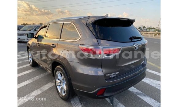 Acheter Import Voiture Toyota Highlander Autre à Import - Dubai, Adrar Acheter Import Voiture Toyota Highlander Autre à Import - Dubai, Adrar