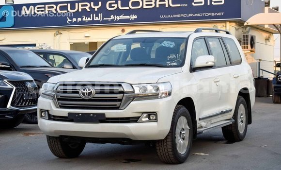 Buy Import Toyota Land Cruiser White Car in Import - Dubai in Adrar Buy Import Toyota Land Cruiser White Car in Import - Dubai in Adrar