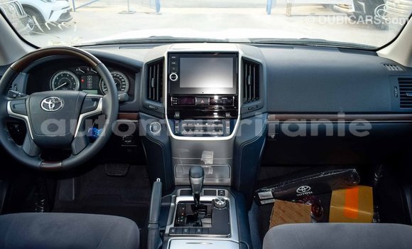 Buy Import Toyota Land Cruiser White Car in Import - Dubai in Adrar Buy Import Toyota Land Cruiser White Car in Import - Dubai in Adrar