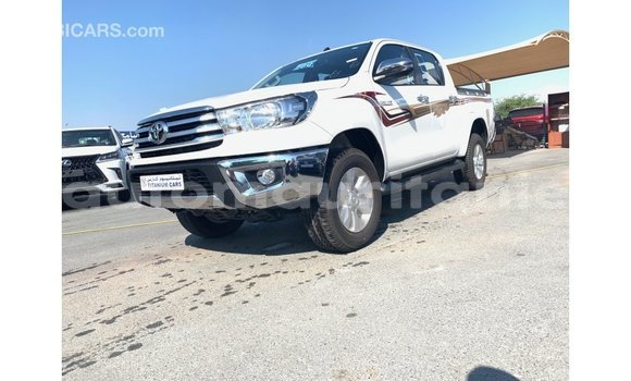Acheter Import Voiture Toyota Hilux Blanc à Import - Dubai, Adrar Acheter Import Voiture Toyota Hilux Blanc à Import - Dubai, Adrar