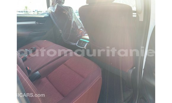 Acheter Import Voiture Toyota Hilux Blanc à Import - Dubai, Adrar Acheter Import Voiture Toyota Hilux Blanc à Import - Dubai, Adrar