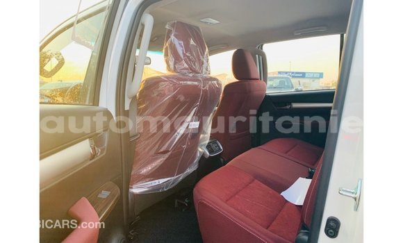Acheter Import Voiture Toyota Hilux Blanc à Import - Dubai, Adrar Acheter Import Voiture Toyota Hilux Blanc à Import - Dubai, Adrar