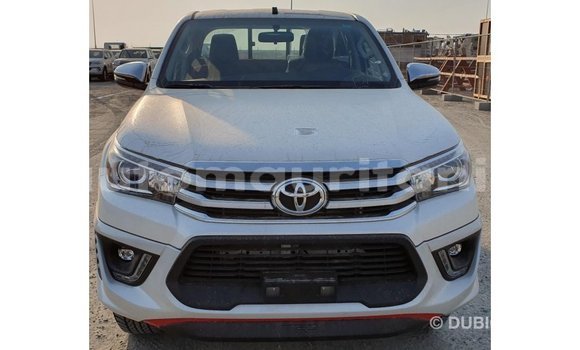 Buy Import Toyota Hilux White Car in Import - Dubai in Adrar Buy Import Toyota Hilux White Car in Import - Dubai in Adrar