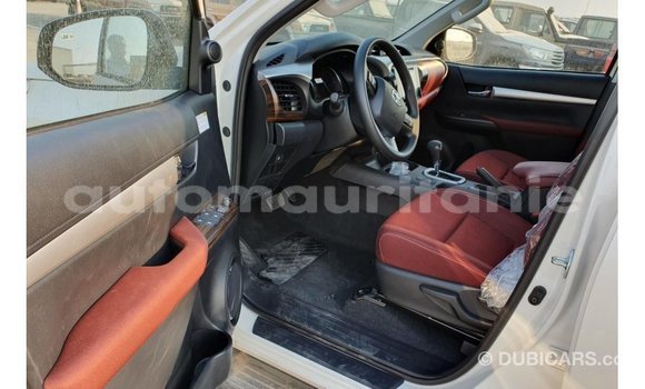 Buy Import Toyota Hilux White Car in Import - Dubai in Adrar Buy Import Toyota Hilux White Car in Import - Dubai in Adrar