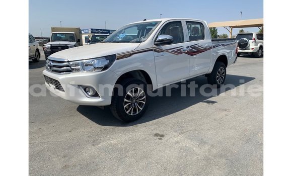 Acheter Import Voiture Toyota Hilux Blanc à Import - Dubai, Adrar Acheter Import Voiture Toyota Hilux Blanc à Import - Dubai, Adrar
