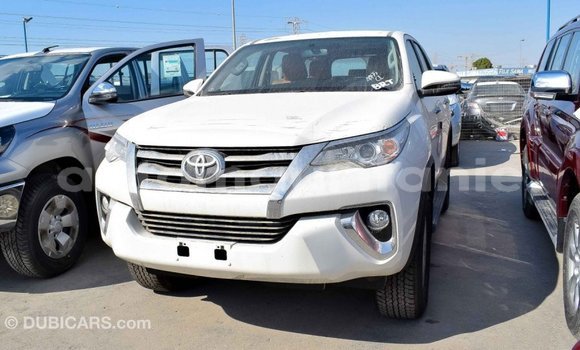Acheter Import Voiture Toyota Fortuner Blanc à Import - Dubai, Adrar Acheter Import Voiture Toyota Fortuner Blanc à Import - Dubai, Adrar