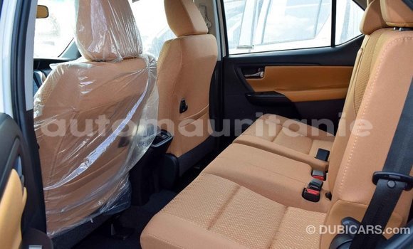 Acheter Import Voiture Toyota Fortuner Blanc à Import - Dubai, Adrar Acheter Import Voiture Toyota Fortuner Blanc à Import - Dubai, Adrar