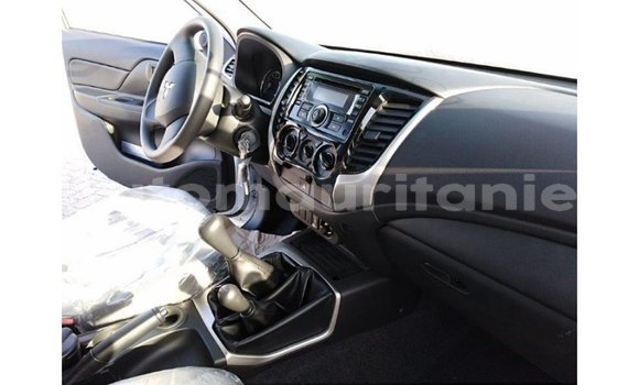 Acheter Import Voiture Mitsubishi L200 Blanc à Import - Dubai, Adrar Acheter Import Voiture Mitsubishi L200 Blanc à Import - Dubai, Adrar