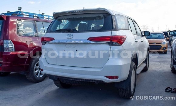 Acheter Import Voiture Toyota Fortuner Blanc à Import - Dubai, Adrar Acheter Import Voiture Toyota Fortuner Blanc à Import - Dubai, Adrar