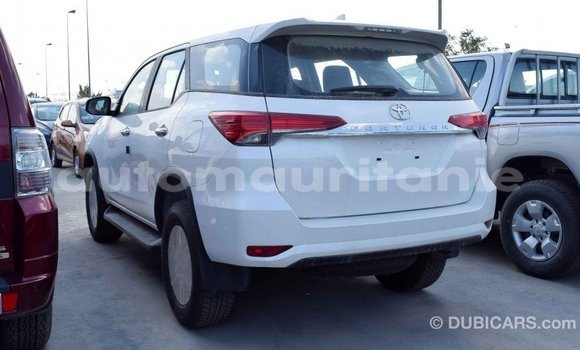 Acheter Import Voiture Toyota Fortuner Blanc à Import - Dubai, Adrar Acheter Import Voiture Toyota Fortuner Blanc à Import - Dubai, Adrar