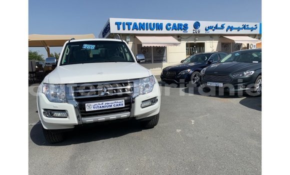 Acheter Import Voiture Mitsubishi Pajero Blanc à Import - Dubai, Adrar Acheter Import Voiture Mitsubishi Pajero Blanc à Import - Dubai, Adrar