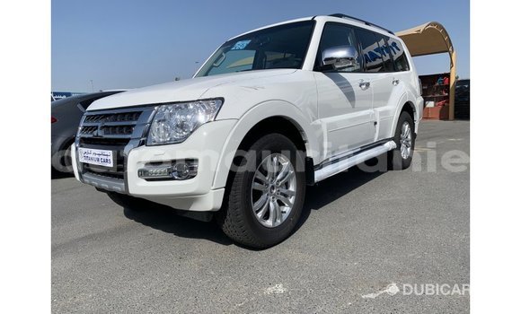 Acheter Import Voiture Mitsubishi Pajero Blanc à Import - Dubai, Adrar Acheter Import Voiture Mitsubishi Pajero Blanc à Import - Dubai, Adrar